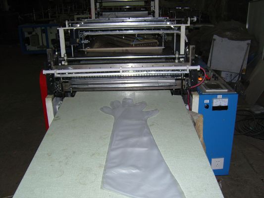China Plastiek die scherp materiaal 20 - 30pcs/min voor Beschikbare handschoen verzegelen leverancier